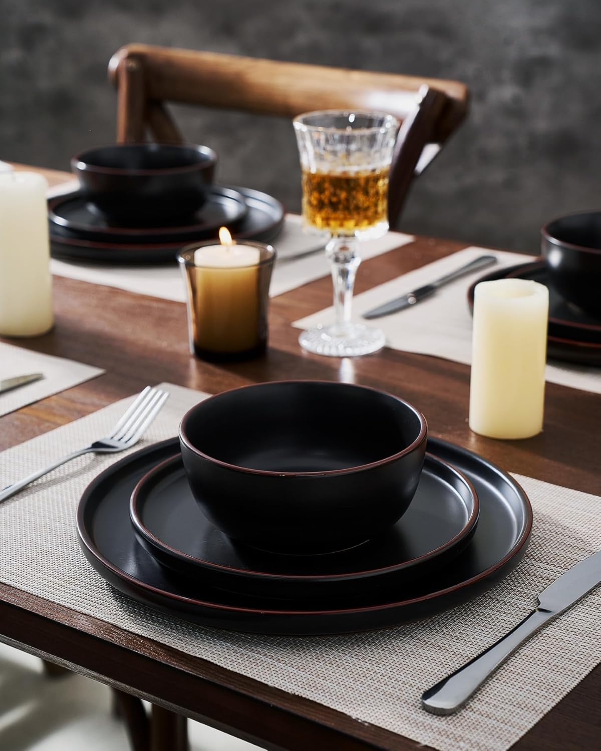 Famiware Mercury 24 Pieces Dinnerware Sets, Plates and Bowls Sets for 8, Microwave and Dishwasher Safe Dish Set, Black