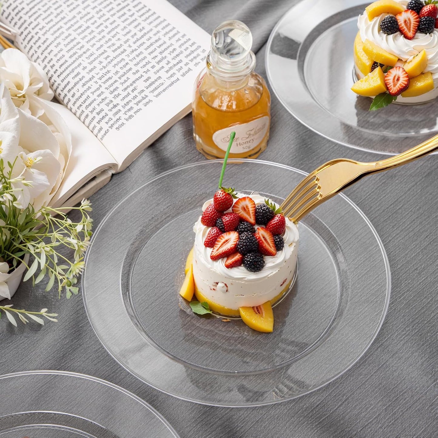 FLOWERCAT 60PCS Clear Plastic Plates - Disposable Clear Plates Heavy Duty for Party/Wedding/New Year - Include 30PCS 10.25inch Dinner Plates and 30PCS 7.5inch Dessert/Salad Plates