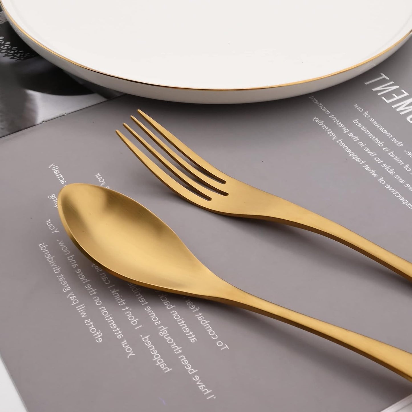 Golden Silverware Set, 24 Pieces Stainless Steel Eating Utensil Set with Gift Box, Include Knife, Forks and Spoons, Matte Polished Flatware Set for 4, Dishwasher Safe, Gold